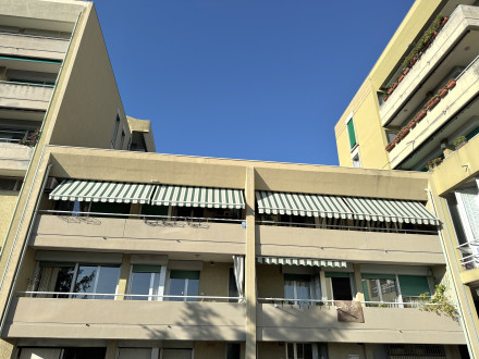 Zona giorno con tre o più stanze in 8258